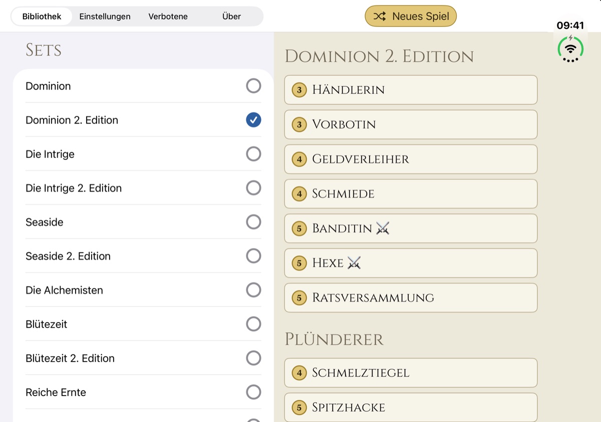 Dominion Lakai aufgeklappt auf dem iPhone Duo: links die Bibliothek mit den Erweiterungen, rechts die Königreichkarten