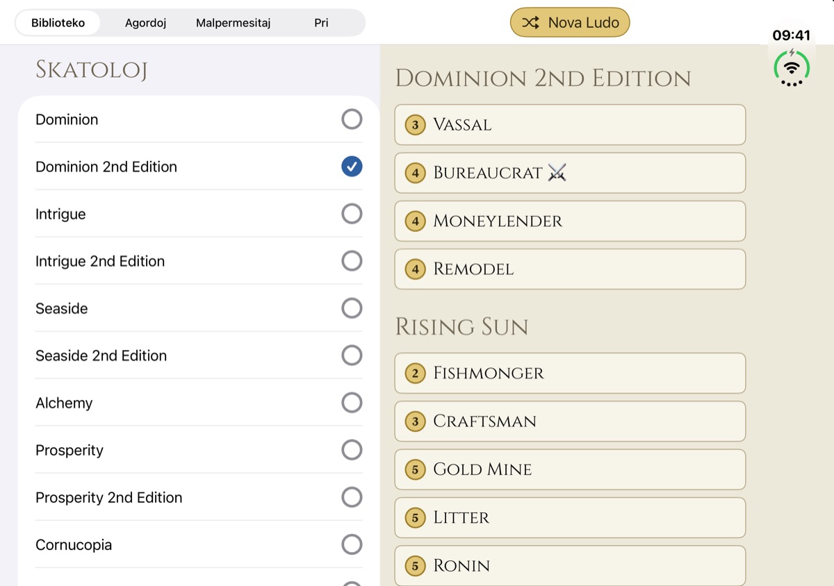 Dominion Minion en Esperanto ĉe malfaldita iPhone Duo: la biblioteko kun la skatoloj maldekstre, la reĝlandaj kartoj dekstre